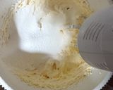 Foto langkah ke 2 dari resep Butter cream dari mentega kuning (lembut).
