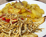 Foto del paso 4 de la receta: Abadejo marinado con gulas picantes y patatas con bacon