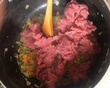 Foto del paso 3 de la receta: Rollitos de hojaldre, rellenos de carne 🍖 y vegetales 🥬