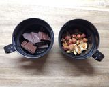 Une image de l'étape 2 de Cookies Chocolat-Noix-Noisette.