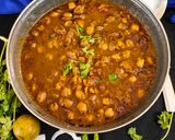 A picture of step 8 of Chole Masala.
