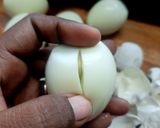 A picture of step 3 of Boiled egg masala.