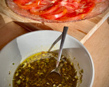 Foto del paso 2 de la receta: Ensalada de tomate corazón de buey con vinagreta de pistachos