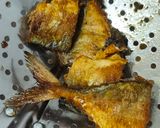 Foto langkah ke 1 dari resep Tumis Ikan Asin Peda Leunca.