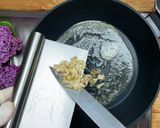 A picture of step 1 of Breakfast with Eggs and Cabbage.