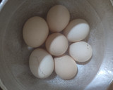 Foto langkah ke 1 dari resep Telur Pindang Marble Bunga Telang.