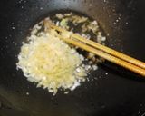 A picture of step 5 of Fluffy Egg and Shrimp Chili Stir-Fry.