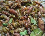 Foto langkah ke 3 dari resep Cumi pete sambel ijo daun jeruk.