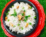A picture of step 4 of Jeera Matar Pulao (Cumin Pea Rice).