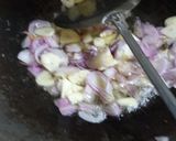 Foto langkah ke 4 dari resep Tumis bunga pepaya teri.