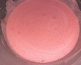 Foto del paso 2 de la receta: Bizcochuelo Volcán Rosa con Cobertura Danonino /Bolo de Morango Vulcão com creme de Danoninho