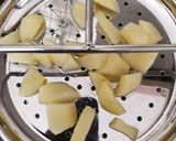 A picture of step 2 of Steamed Pear Puree For Babies.