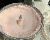 Foto langkah ke 2 dari resep Strawberry Yoghurt Cheese Ice Cream (Remake Resep Pertama).