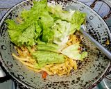 Foto langkah ke 6 dari resep Kwetiau Goreng Selada.