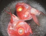 A picture of step 6 of Restaurant-Quality Simmered 'Kinmedai' (Splendid alfonsino) Head and Japanese Leeks.