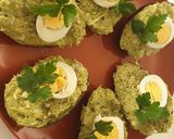 Foto del paso 3 de la receta: 🥑Aguacates rellenos de atún