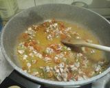 Foto del passaggio 2 della ricetta Spaghetti con alici freschi e peperoni