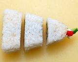 A picture of step 10 of Inside-Out Uramaki California Rolls.
