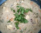 A picture of step 7 of Vegetable Paneer korma in white gravy.