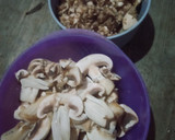 Foto langkah ke 1 dari resep Champignon Mushroom Cream Soup with Safronq.