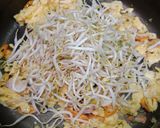 Foto langkah ke 4 dari resep Orak Arik Pedas Telur Toge.