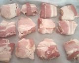 A picture of step 4 of Bacon Parmesan Craker Bites.