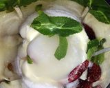 A picture of step 1 of Strawberry lassi.