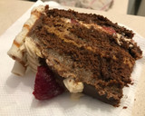 Foto del paso 12 de la receta: Torta cumpleaños súper fácil de chocolate, frutillas y chantillí