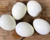 Foto langkah ke 1 dari resep "Avacado Deviled Eggs" (No Mayo).