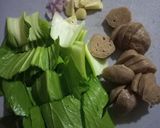 Foto langkah ke 1 dari resep ♡22♡ Tumis Pokcoi Bakso.