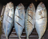 Foto langkah ke 2 dari resep Ikan Kembung Bakar Pedas Manis.