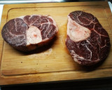Foto del paso 2 de la receta: Osobuco de ternera en salsa