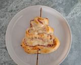 Tejfölös-sajtos-szalámis karácsonyfa recept fázis 4 fotója