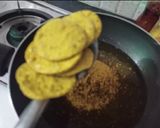 A picture of step 4 of Besan Methi Puri with Puri Chaat.