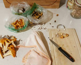 Foto del paso 2 de la receta: Solomillo con revuelto de fredolics y espárragos trigueros