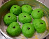 Foto langkah ke 3 dari resep Roti kukus warna.