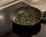 Foto del paso 4 de la receta Tortilla con boletus y espinacas