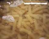 Pas rețetă Paste fusilli cu roșii, ricotta și basilico 5 fotografie