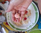 Foto langkah ke 4 dari resep Tumbprint Pink Cookies.