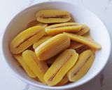 Hình bước làm 1 của món Chuối SÁP xào dừa