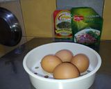 Foto langkah ke 1 dari resep Telur gondrong saus.