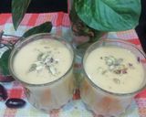 A picture of step 5 of Litchi & Mango Smoothie.
