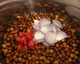 A picture of step 1 of Spicy Nadan Kadala Curry.