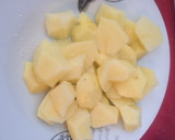 Foto del paso 1 de la receta: Patatas fritas con cebolla y ajo