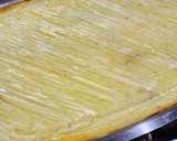 Foto del paso 11 de la receta: Pastel de papa con relleno de carne - con cebolla, morrón, aceituna, huevo duro y pasas de uva