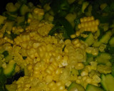 Foto del paso 2 de la receta: Calabacitas con elote, con queso y crema