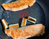 Foto langkah ke 3 dari resep Salmon Teriyaki Green Onion.
