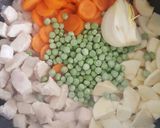 Gyors csirke húsleves recept fázis 2 fotója