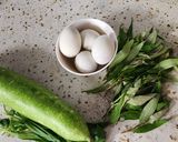 Hình bước làm 1 của món Vịt lộn om bầu
