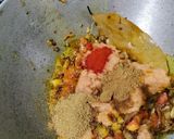 A picture of step 4 of Prawn Masala curry.